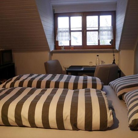 Ruhiges Zimmer Naehe Nuernberg Messe Mit Wallbox Bagian luar foto